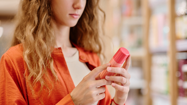 Decoding Skincare Labels: What Do “Fragrance-Free,” “Hypoallergenic,” and “Dermatologist-Tested” Really Mean?